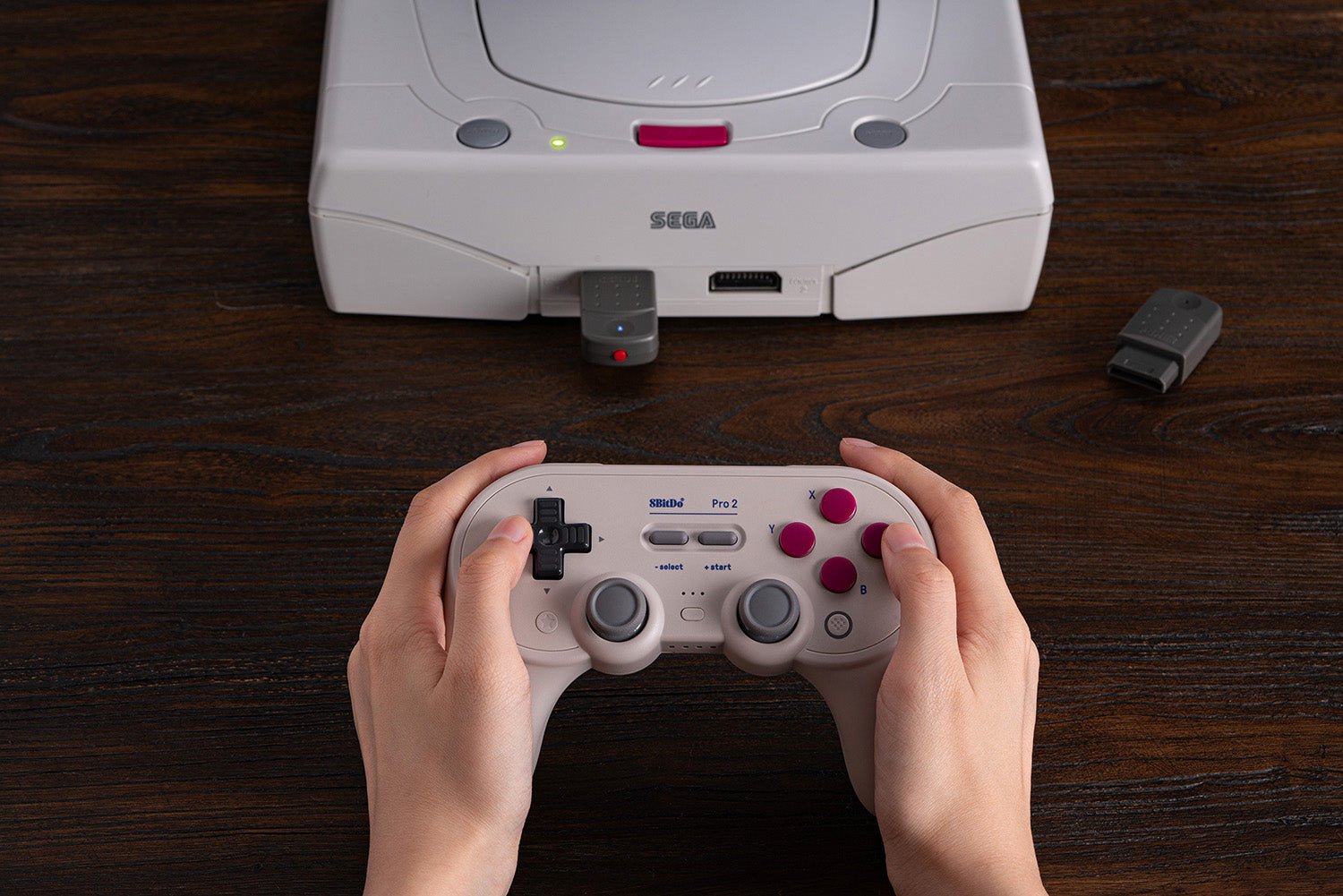 8Bitdo Adaptateur Bluetooth Sega Saturn & Windows - Accessoires - 8Bitdo - Shop Just for Games