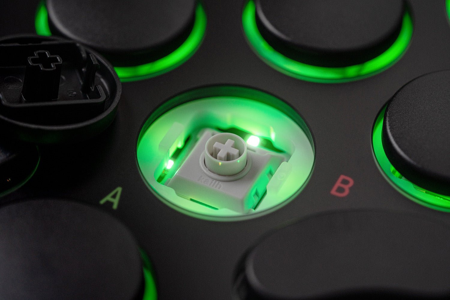 8Bitdo Arcade Controller 2.4G/USB pour Xbox Series X/S, Xbox One et Windows - Edition Noire - Manettes - 8Bitdo - Shop Just for Games