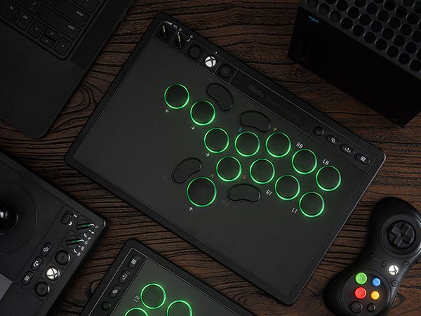 8Bitdo Arcade Controller 2.4G/USB pour Xbox Series X/S, Xbox One et Windows - Edition Noire - Manettes - 8Bitdo - Shop Just for Games