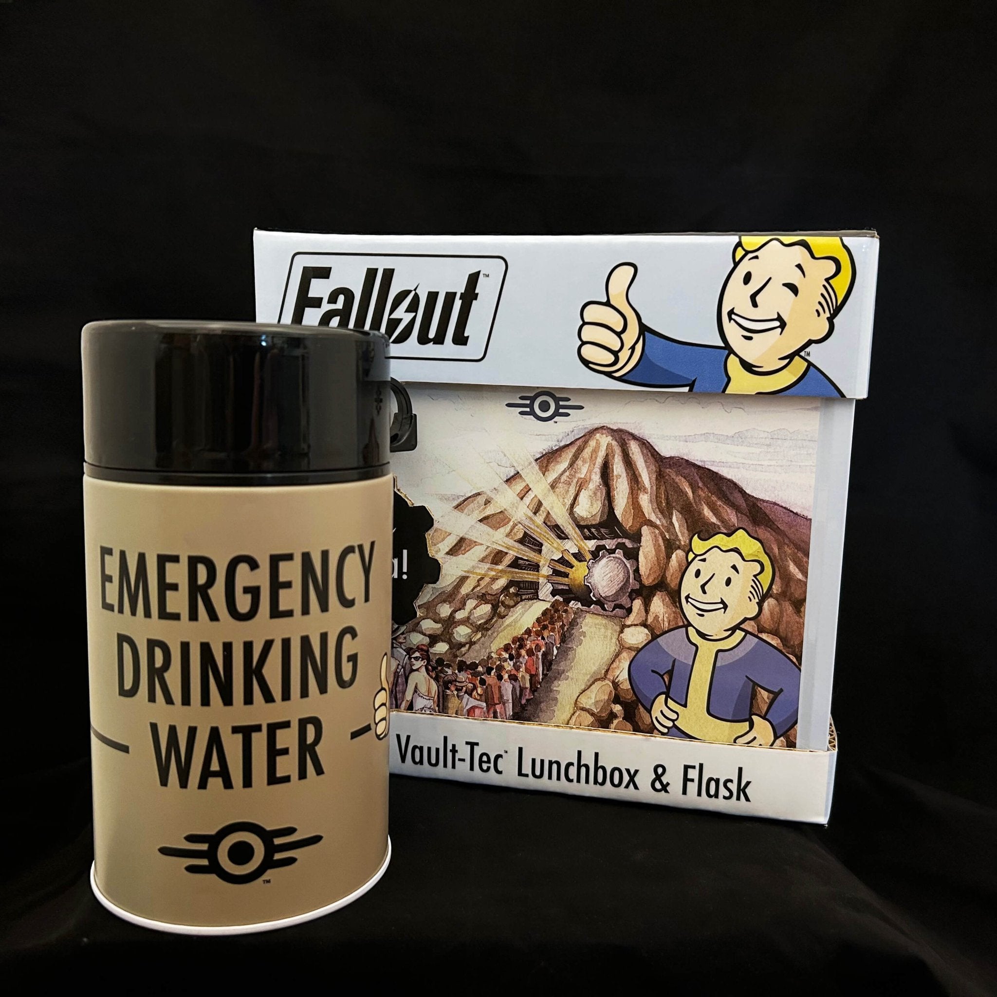 Fallout Clean Vault - Tec Lunchbox & Flask - Lunch Boxe - UIE - Shop Just for Games